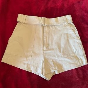 Forever 21 | Cream - high waisted shorts | XS